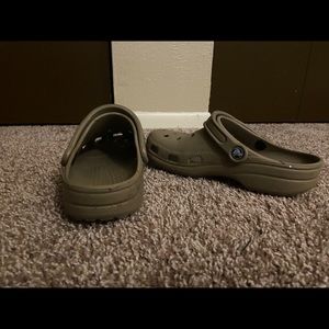 crocs